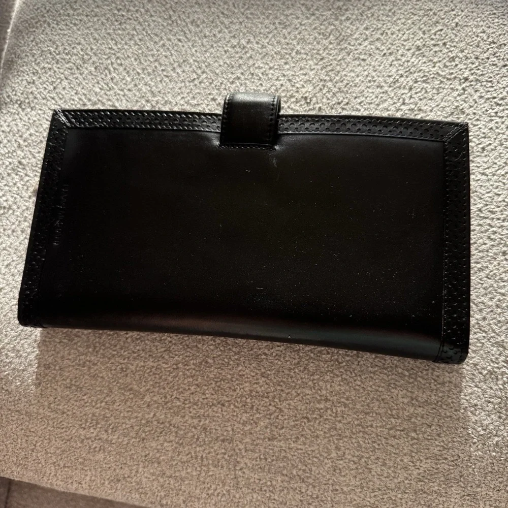 Isaac Mizrahi Passport Wallet Multiple‎ Slip Pockets Black Snap Closure